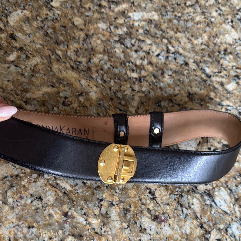 Vintage late 90’s Donna Karan Black leather adjustable Belt with Gold Clasp P-S
